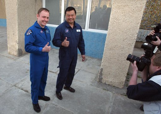 Expedition 9 Preflight Activities