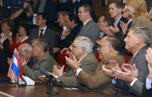Expedition 9 Russian News Conference