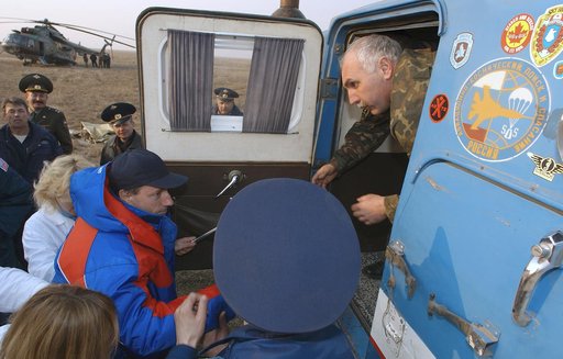Expedition 8 Landing