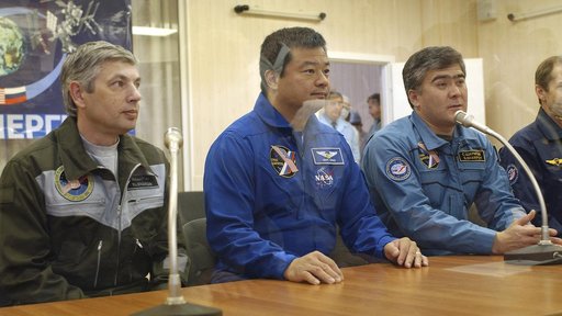 Expedition 10 Preflight