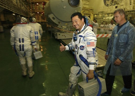 Expedition 10 Preflight