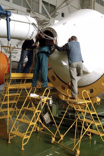 Expedition 10 Preflight