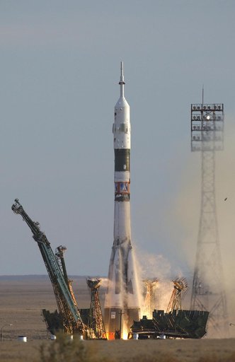 Expedition 10 Launch