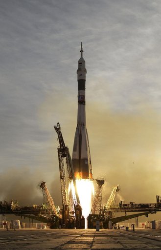 Expedition 10 Launch