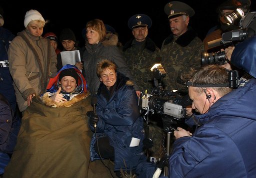 Expedition 9 Landing