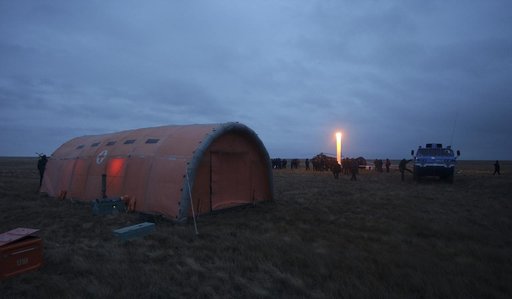 Expedition 9 Landing