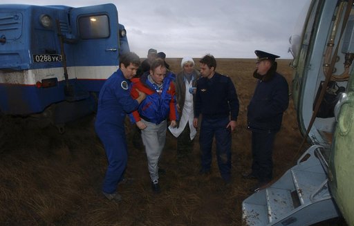 Expedition 9 Landing