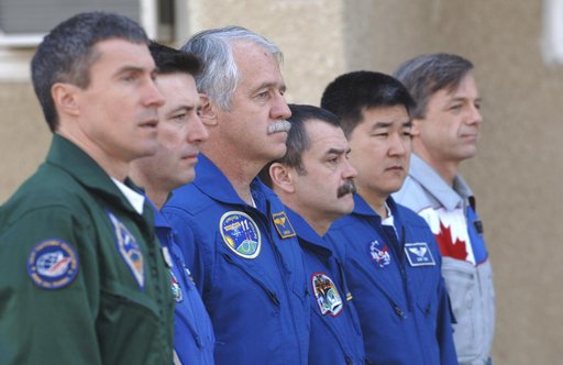 Expedition 11  Flag Raising