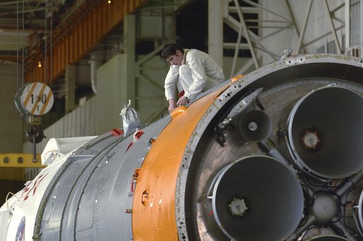 Expedition 11 Soyuz Preparation