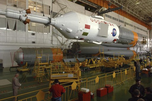 Expedition 11 Soyuz Preparation