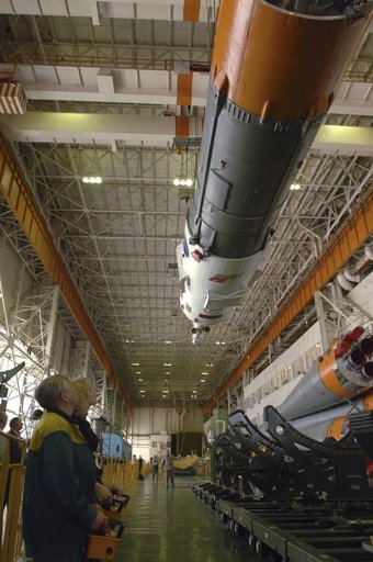 Expedition 11 Soyuz Preparation