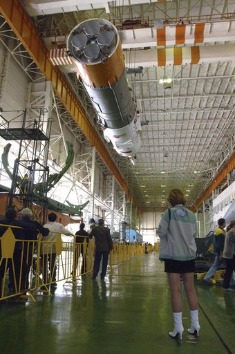 Expedition 11 Soyuz Preparation