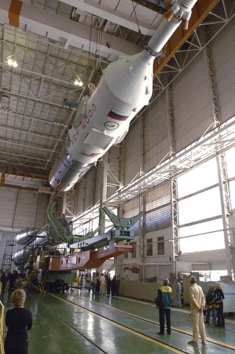Expedition 11 Soyuz Preparation