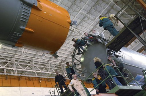 Expedition 11 Soyuz Preparation