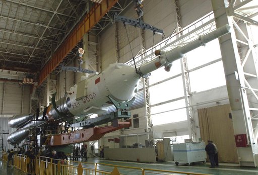 Expedition 11 Soyuz Preparation