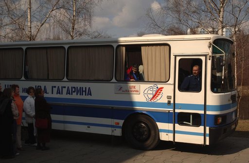 Expedition 10 Landing