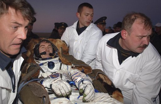 Expedition 11 Landing