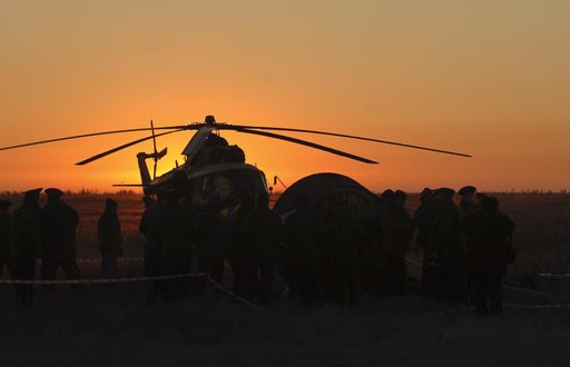 Expedition 11 Landing