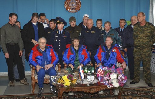 Expedition 11 Landing