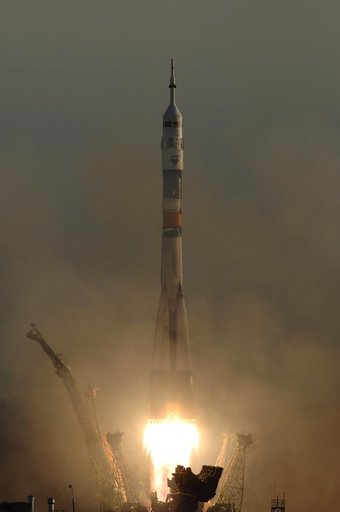 Expedition 13 Launch