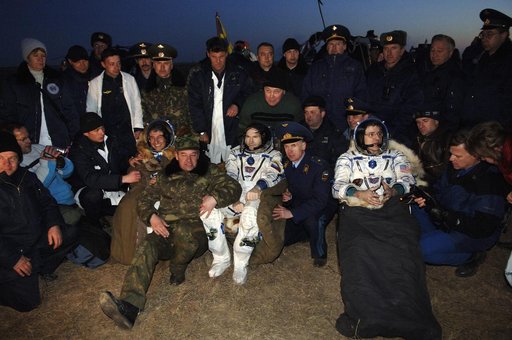 Expedition 12 Landing