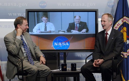 STS-121 Space Shuttle Processing Update