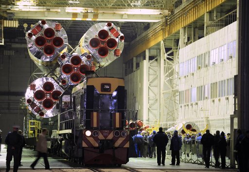 Expedition 18 Soyuz TMA-13 Rollout