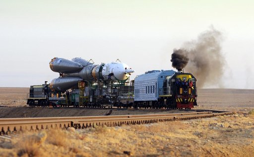 Expedition 18 Soyuz TMA-13 Rollout