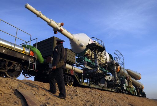 Expedition 18 Soyuz TMA-13 Rollout