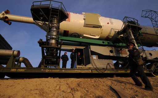 Expedition 18 Soyuz TMA-13 Rollout