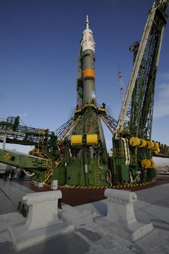 Expedition 18 Soyuz TMA-13 Rollout