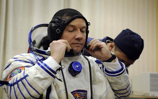 Expedition 18 Suit-up