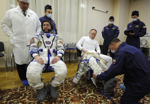 Expedition 18 Suit-up