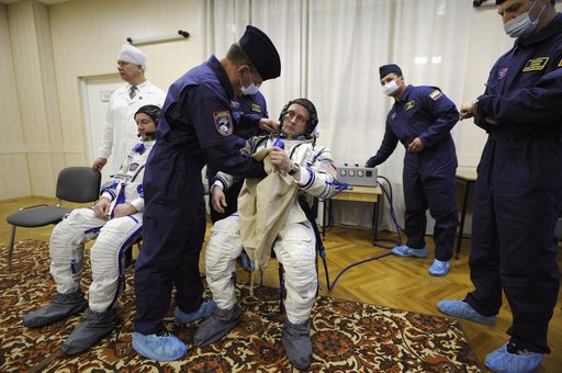 Expedition 18 Suit-up