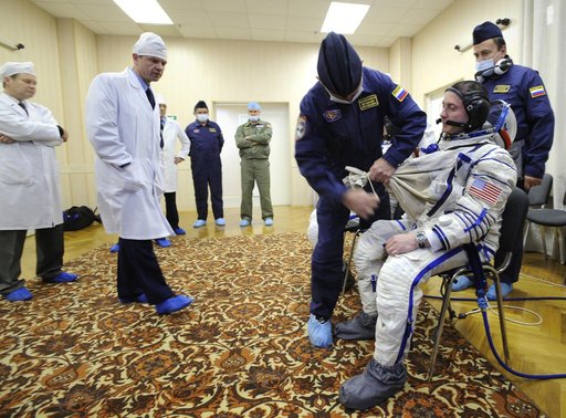 Expedition 18 Suit-up