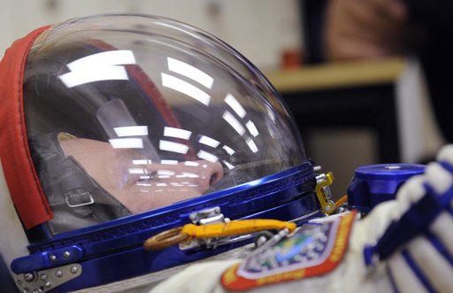 Expedition 18 Suit Pressure Check