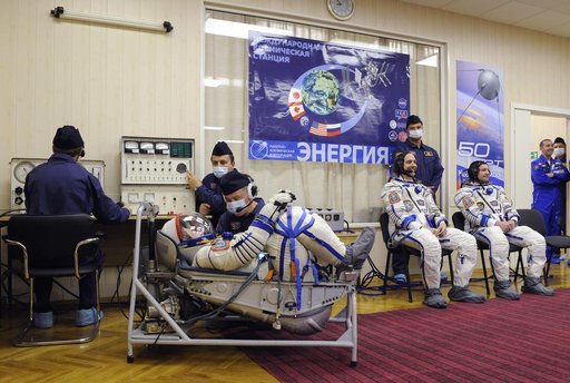 Expedition 18 Suit Pressure Check
