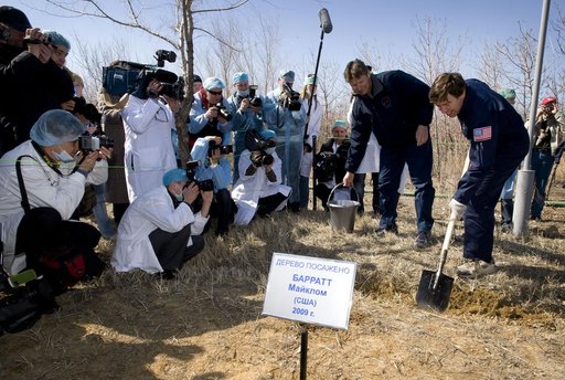 Expedition 19 Crew Ceremony