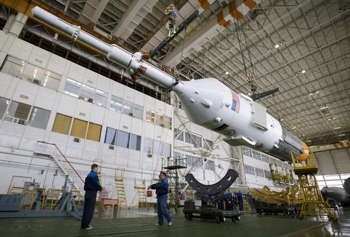 Expedition 19 Soyuz Assembly