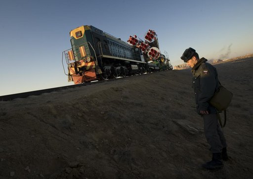 Expedition 19 Soyuz Rollout