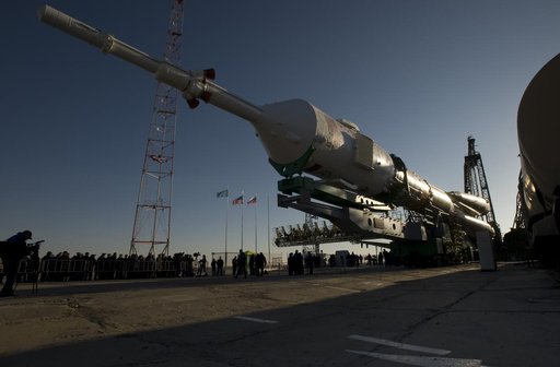 Expedition 19 Soyuz Erection