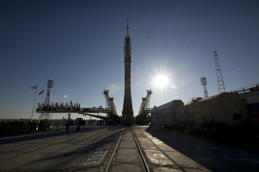 Expedition 19 Soyuz Erection