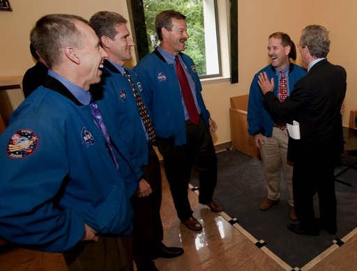 STS-125 Crew Visit Italian Embassy
