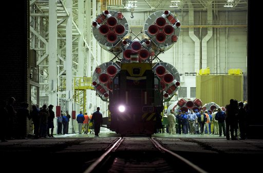Expedition 21 Soyuz Rollout