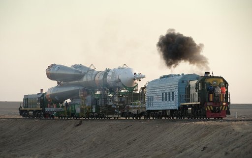 Expedition 21 Soyuz Rollout