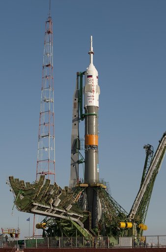 Expedition 21 Soyuz Rollout