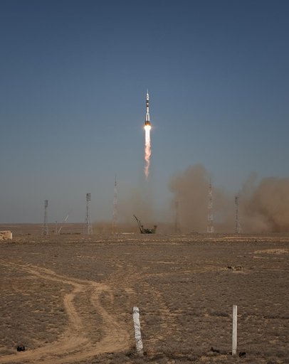 Expedition 21 Launches