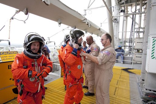KSC-2010-3041
