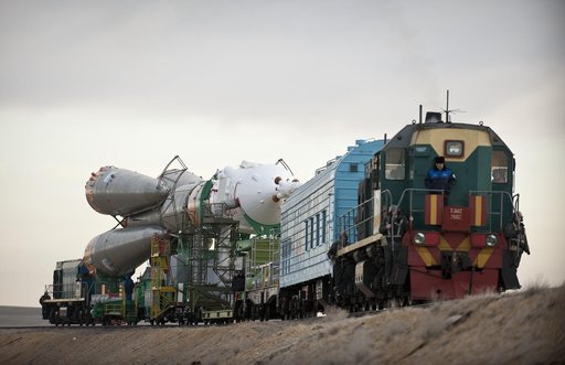 Expedition 23 Soyuz Rollout