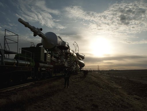 Expedition 23 Soyuz Rollout